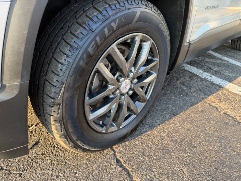 Pre-Owned Quicksilver Metallic 2019 GMC Acadia SLT-1 FWD - photo 10 - Stock #260787D