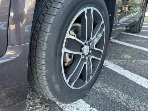 Pre-Owned Iridium Metallic 2017 GMC Acadia Denali FWD - photo 10 - Stock #X2457