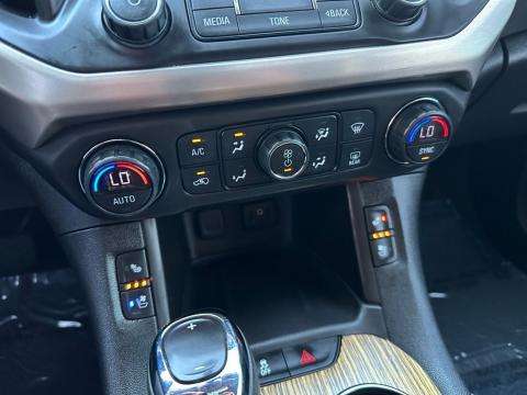 Pre-Owned Iridium Metallic 2017 GMC Acadia Denali FWD - photo 26 - Stock #X2457