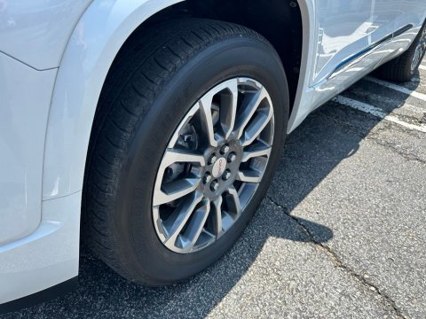 Pre-Owned White Frost Tricoat 2022 GMC Acadia Denali FWD - photo 10 - Stock #260744A