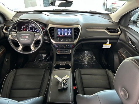 Pre-Owned White Frost Tricoat 2022 GMC Acadia Denali FWD - photo 21 - Stock #260744A