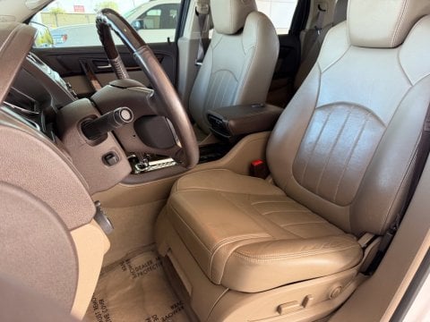Pre-Owned White Frost Tricoat 2016 GMC Acadia Denali FWD - photo 14 - Stock #261395A