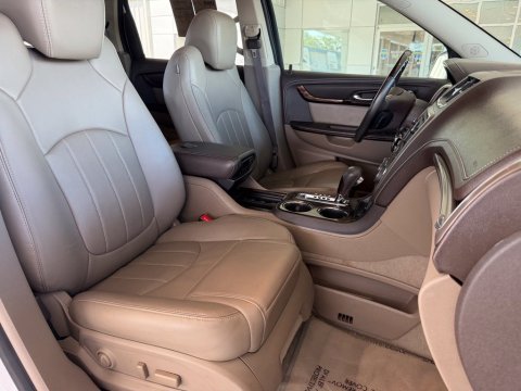 Pre-Owned White Frost Tricoat 2016 GMC Acadia Denali FWD - photo 18 - Stock #261395A