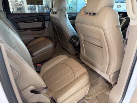 Pre-Owned White Frost Tricoat 2016 GMC Acadia Denali FWD - photo 19 - Stock #261395A