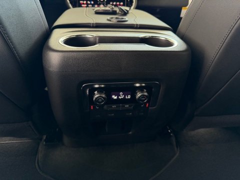 New Onyx Black 2026 GMC Yukon XL Elevation RWD - photo 22 - Stock #261374