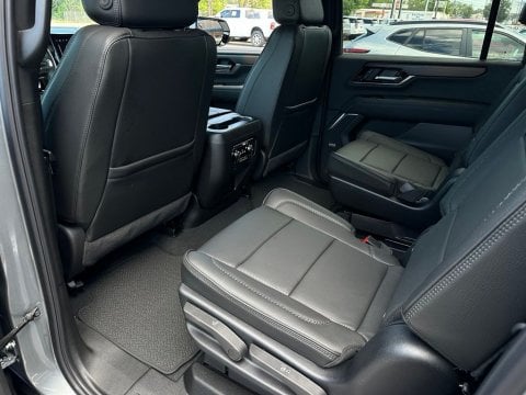 New Sterling Metallic 2026 GMC Yukon XL Denali RWD - photo 15 - Stock #261185