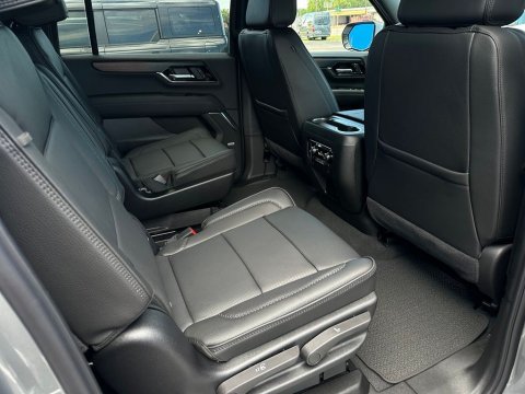 New Sterling Metallic 2026 GMC Yukon XL Denali RWD - photo 18 - Stock #261185