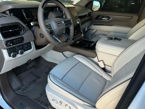 New Glacier White Tricoat 2026 GMC Yukon XL Denali RWD - photo 10 - Stock #260551