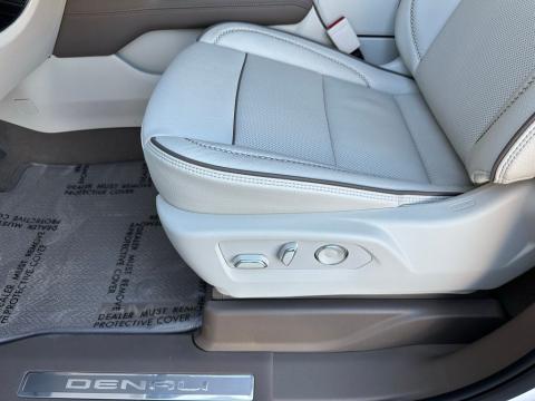 New Glacier White Tricoat 2026 GMC Yukon XL Denali RWD - photo 12 - Stock #260551