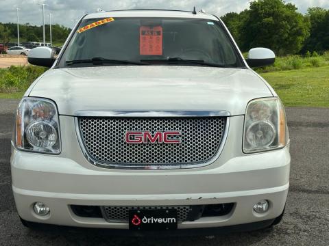 2011 GMC Yukon Denali 2WD's photo