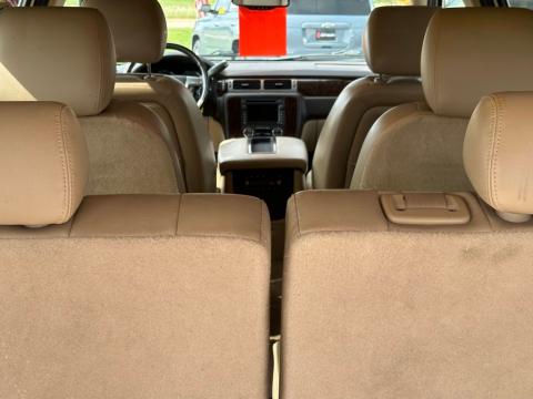 Pre-Owned White Diamond Clearcoat 2011 GMC Yukon XL Denali RWD - photo 9 - Stock #X2475