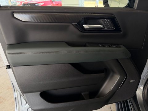 New Sterling Metallic 2026 GMC Yukon AT4 4WD - photo 11 - Stock #261380