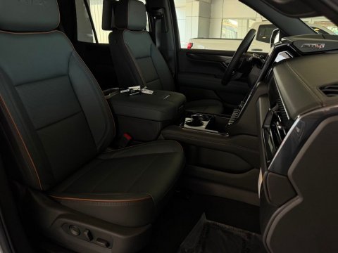 New Sterling Metallic 2026 GMC Yukon AT4 4WD - photo 17 - Stock #261380