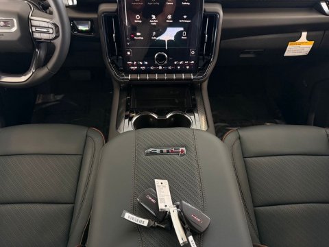 New Sterling Metallic 2026 GMC Yukon AT4 4WD - photo 21 - Stock #261380