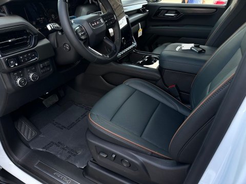 New Summit White 2026 GMC Yukon AT4 4WD - photo 10 - Stock #261016