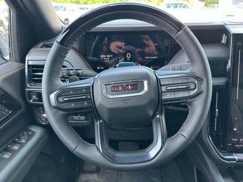 New Summit White 2026 GMC Yukon AT4 4WD - photo 19 - Stock #261016