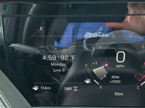 New Summit White 2026 GMC Yukon AT4 4WD - photo 23 - Stock #261016