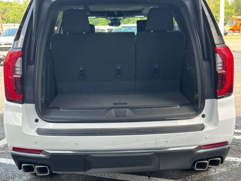New Summit White 2026 GMC Yukon AT4 4WD - photo 8 - Stock #261016