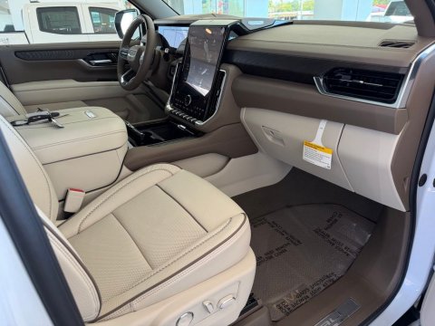 New Glacier White Tricoat 2026 GMC Yukon Denali 4WD - photo 13 - Stock #261379
