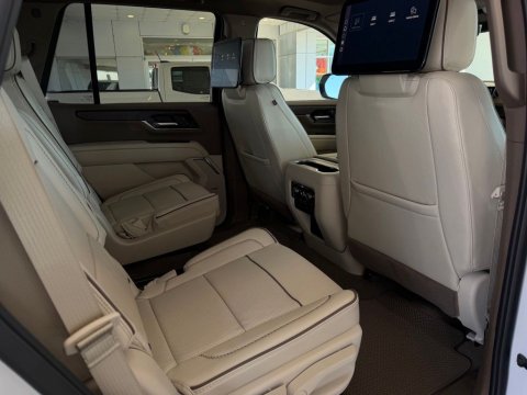 New Glacier White Tricoat 2026 GMC Yukon Denali 4WD - photo 15 - Stock #261379