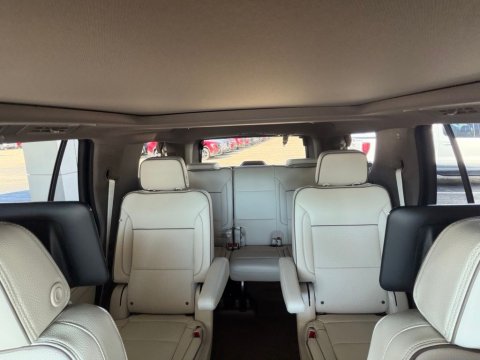 New Glacier White Tricoat 2026 GMC Yukon Denali 4WD - photo 23 - Stock #261379