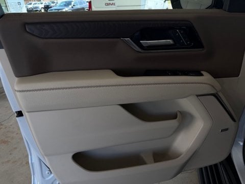 New Glacier White Tricoat 2026 GMC Yukon Denali 4WD - photo 8 - Stock #261379