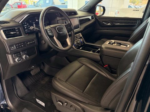 Pre-Owned Onyx Black 2023 GMC Yukon Denali 4WD - photo 12 - Stock #261016A