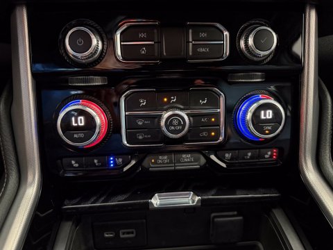 Pre-Owned Onyx Black 2023 GMC Yukon Denali 4WD - photo 28 - Stock #261016A