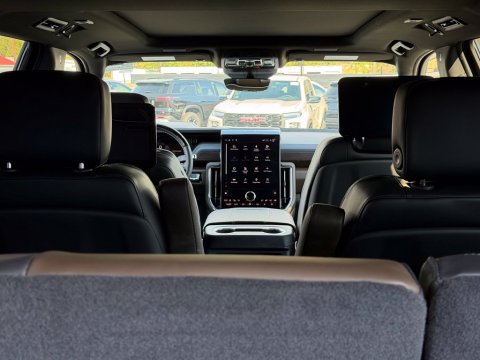 New Sterling Metallic 2027 GMC Yukon Denali Ultimate 4WD - photo 10 - Stock #270046