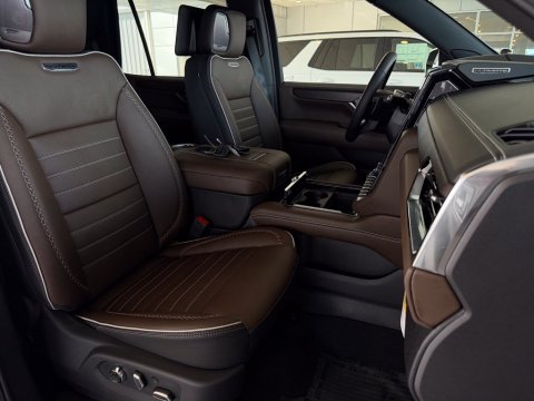 New Sterling Metallic 2027 GMC Yukon Denali Ultimate 4WD - photo 18 - Stock #270046