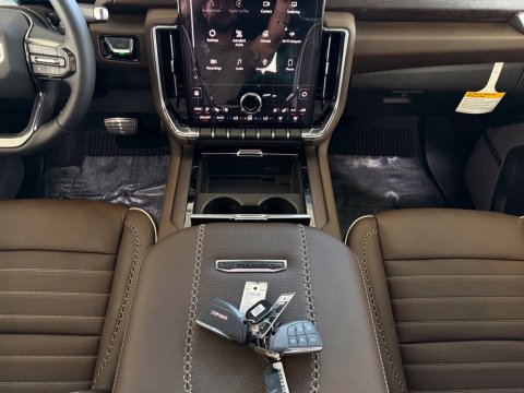New Sterling Metallic 2027 GMC Yukon Denali Ultimate 4WD - photo 22 - Stock #270046