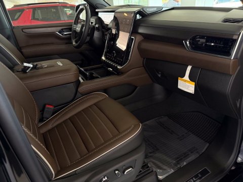 New Onyx Black 2027 GMC Yukon Denali Ultimate 4WD - photo 17 - Stock #270047