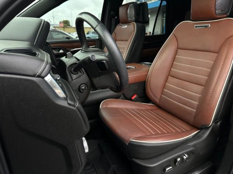 Pre-Owned Onyx Black 2023 GMC Yukon Denali Ultimate 4WD - photo 14 - Stock #261066A