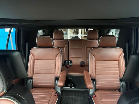 Pre-Owned Onyx Black 2023 GMC Yukon Denali Ultimate 4WD - photo 27 - Stock #261066A