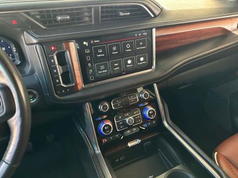 Pre-Owned Onyx Black 2023 GMC Yukon Denali Ultimate 4WD - photo 25 - Stock #A1015