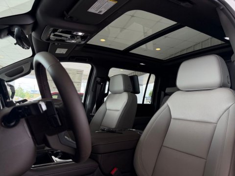 New Summit White 2026 GMC Yukon XL Elevation 4WD - photo 14 - Stock #261198