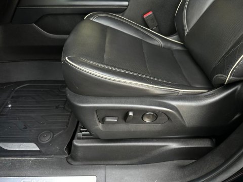 Pre-Owned Onyx Black 2021 GMC Yukon XL SLT 4WD - photo 13 - Stock #260527A