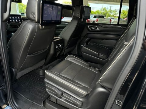 Pre-Owned Onyx Black 2021 GMC Yukon XL SLT 4WD - photo 16 - Stock #260527A