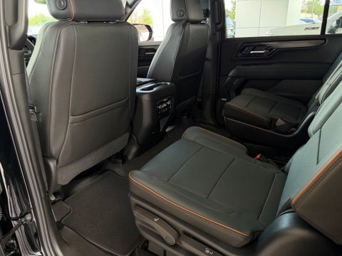 New Onyx Black 2026 GMC Yukon XL AT4 4WD - photo 15 - Stock #261394