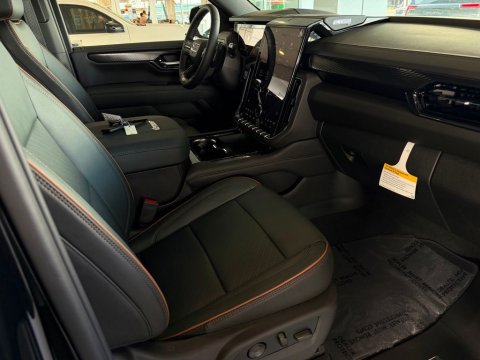 New Onyx Black 2026 GMC Yukon XL AT4 4WD - photo 16 - Stock #261394