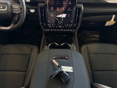 New Onyx Black 2026 GMC Yukon XL AT4 4WD - photo 21 - Stock #261394