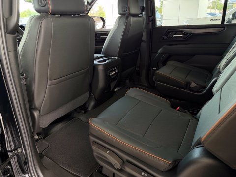 New Onyx Black 2026 GMC Yukon XL AT4 4WD - photo 16 - Stock #261394
