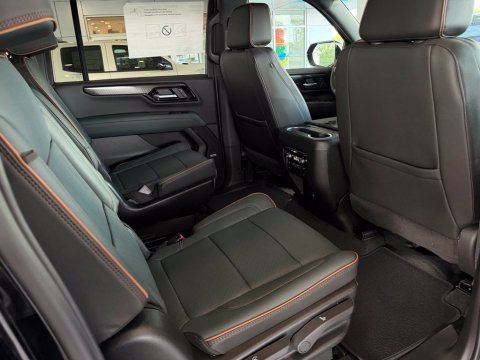 New Onyx Black 2026 GMC Yukon XL AT4 4WD - photo 19 - Stock #261394
