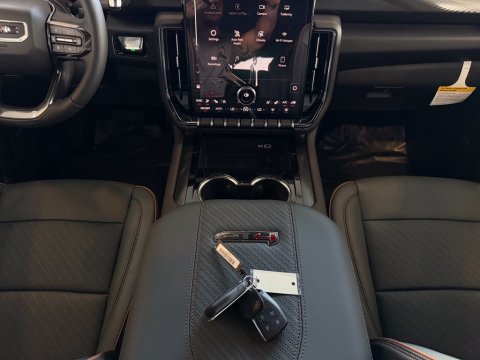 New Onyx Black 2026 GMC Yukon XL AT4 4WD - photo 22 - Stock #261394