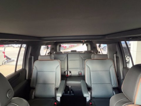 New Onyx Black 2026 GMC Yukon XL AT4 4WD - photo 27 - Stock #261394