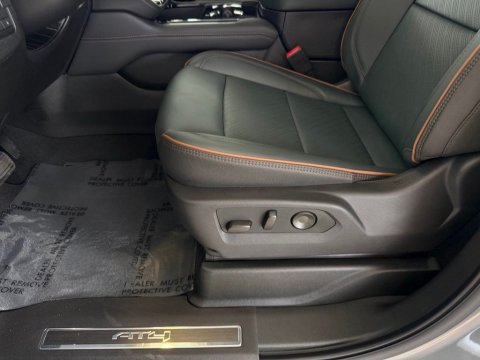 New Sterling Metallic 2026 GMC Yukon XL AT4 4WD - photo 12 - Stock #261376
