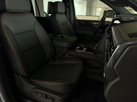 New Sterling Metallic 2026 GMC Yukon XL AT4 4WD - photo 17 - Stock #261376