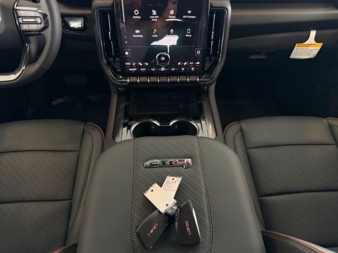 New Sterling Metallic 2026 GMC Yukon XL AT4 4WD - photo 21 - Stock #261376