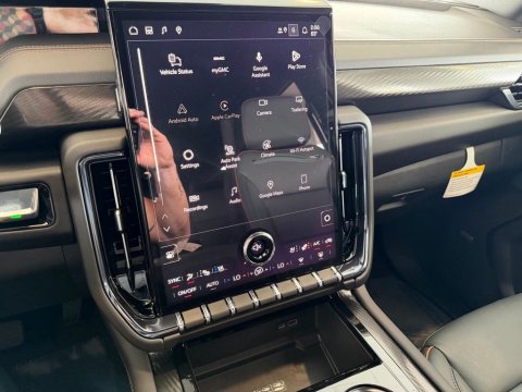 New Sterling Metallic 2026 GMC Yukon XL AT4 4WD - photo 24 - Stock #261376