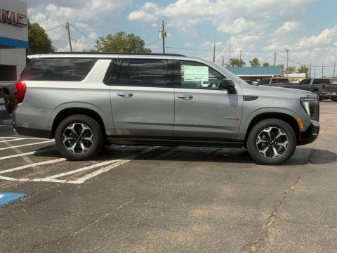 New Sterling Metallic 2026 GMC Yukon XL AT4 4WD - photo 4 - Stock #261376